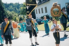 Schillertswiesen 2002 Fahnenjunker und Begleiter